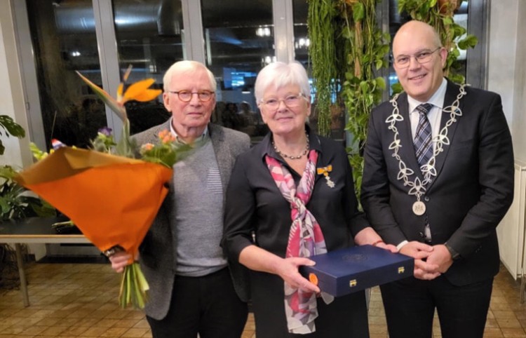 Josien Borsje (77) koninklijk onderscheiden