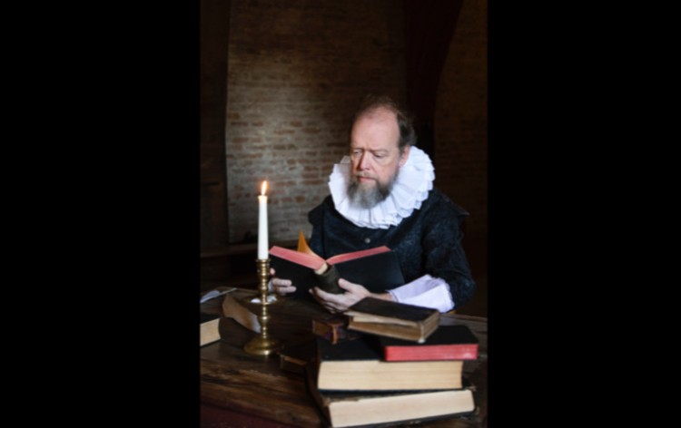 Loevestein haakt aan bij Voorleesdagen