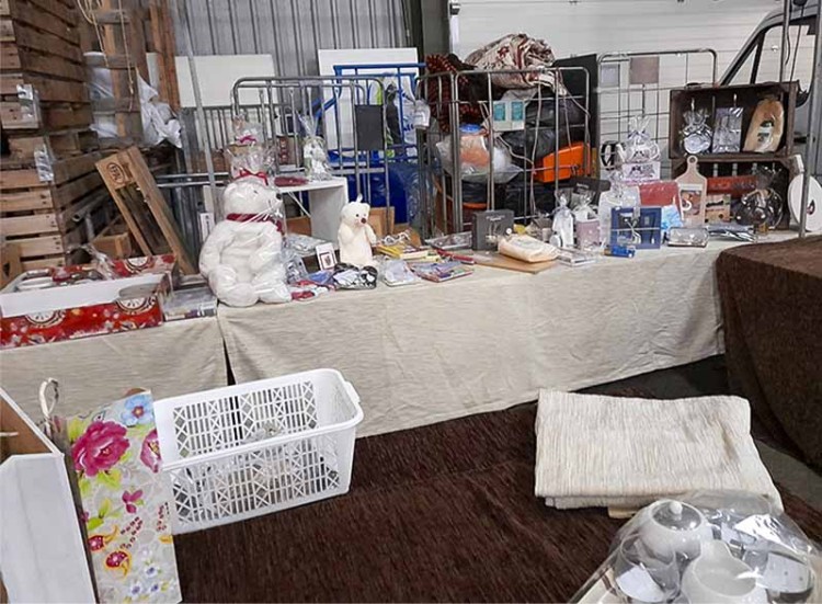 In- en verkoop rommelmarktschuur Bruchem