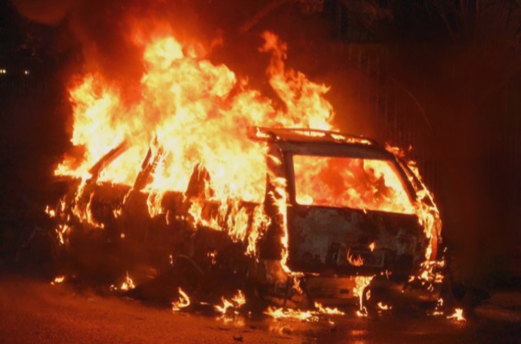 Getuigen gezocht van autobrand