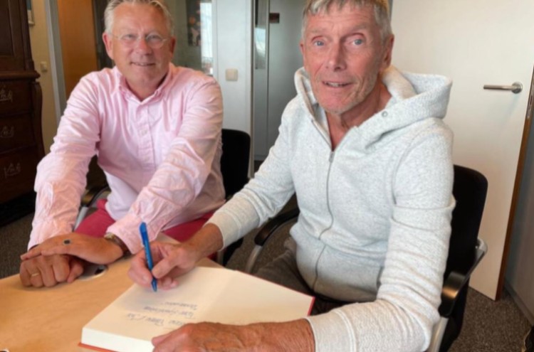 Rein van Willigen presenteert boek ‘Hallo … Hier Bommel’