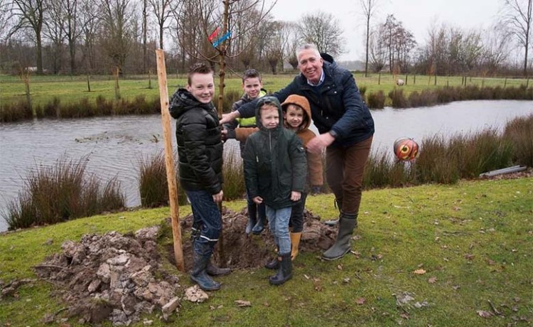 Buitengebied verrijkt met 300 bomen voor mensen én dieren