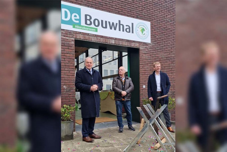 Commissaris van de Koning opent Bouwhal