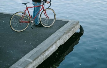 Ter land, ter zee en in de Maas