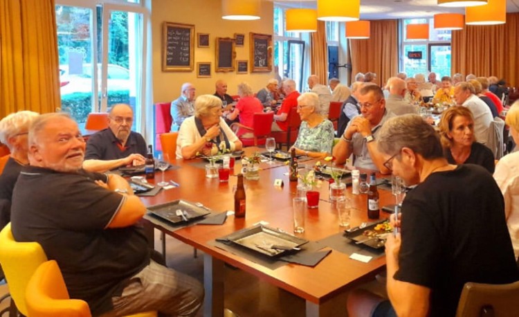 Aanschuiven en uitzwaaien bij De Grote Aak