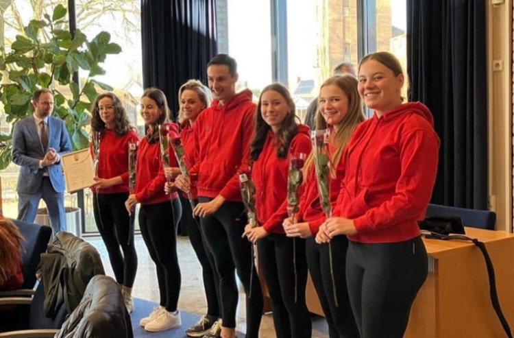 Kunstrolschaatsgroep Ker-Rolls in de schijnwerpers