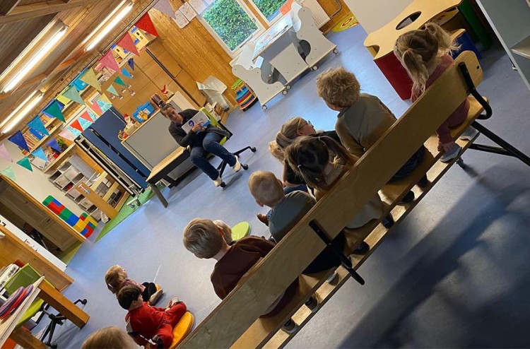 Eigenwijze opening Kinderboekenweek met groot voorleesfeest