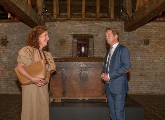 Minister Van Engelshoven bezoekt Loevestein