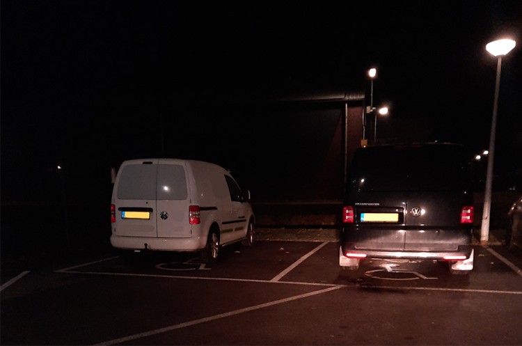 ‘Meer handhaven op foutparkeerders op invalidenparķeerplaatsen’
