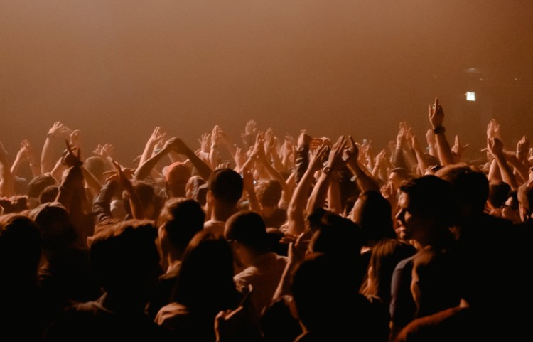 Politie beëindigde illegale raveparty in Ammerzoden - Update -