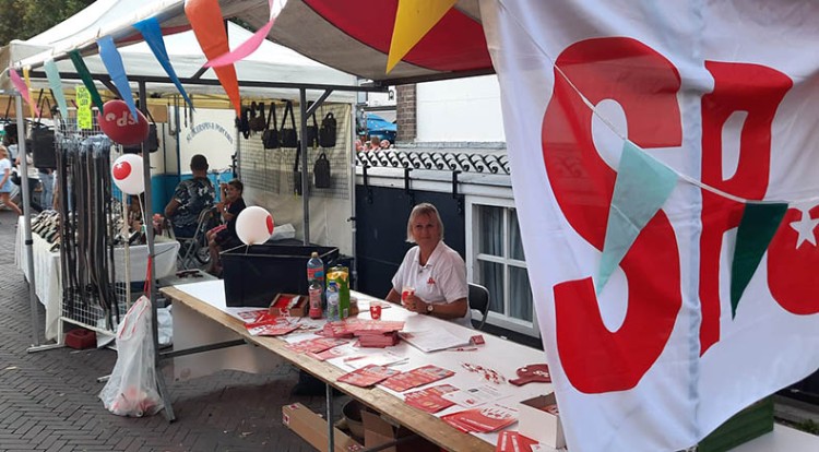 Jarige SP Zaltbommel trakteert op taart en schuursponsjes