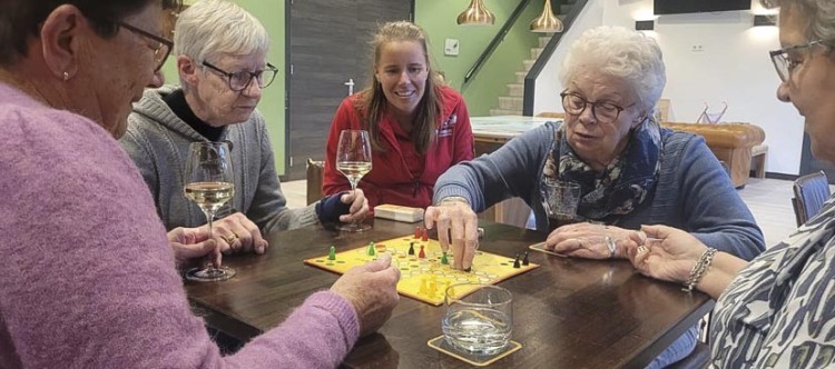 Sociaal makelaars Ilse en Corinda op toernee