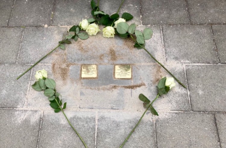 Laatste Stolpersteine gelegd in Koningin Wilhelminaweg