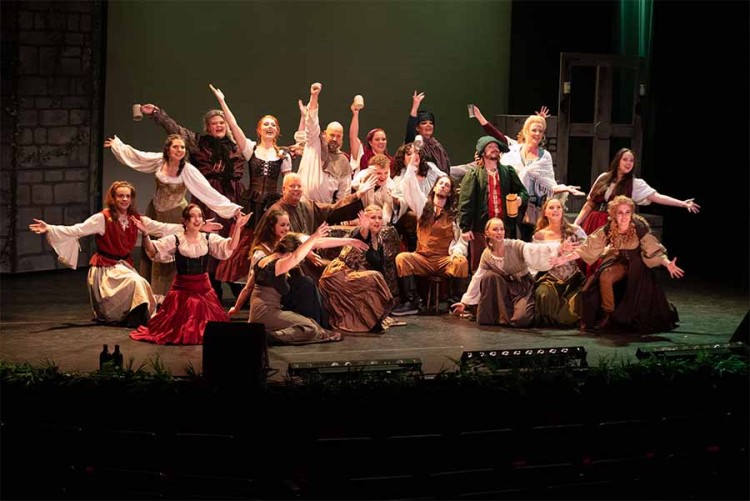 Theatergroep Manteau zoekt zangers en dansers voor hitmusical
