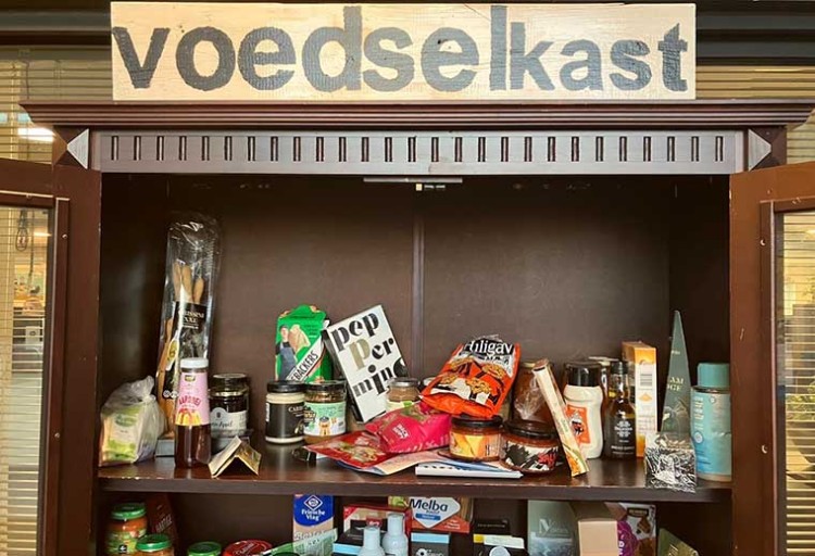 Voedselkast gemeentekantoor blijkt goed initiatief
