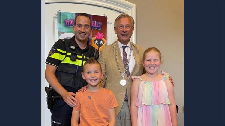 Tess en Luca gehuldigd als cyber agents