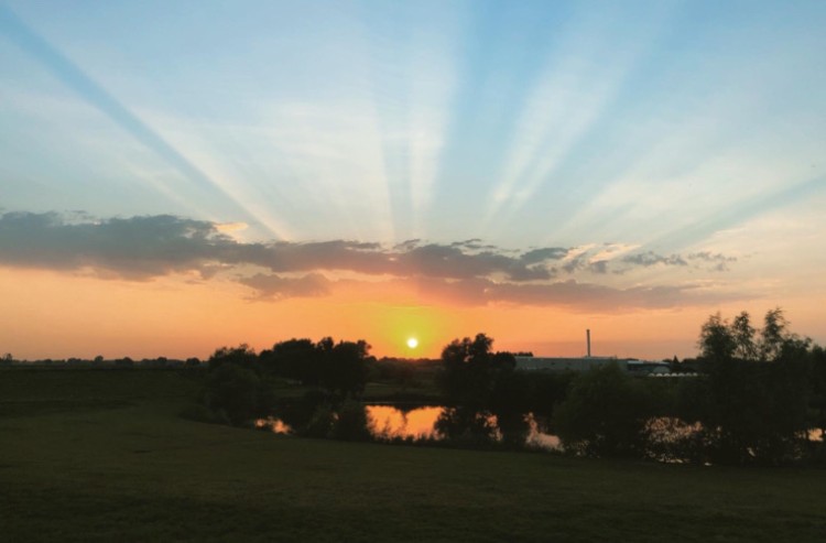 Hedelse zonsondergang winnaar ‘Perfecte Maasdrielse plaatje’