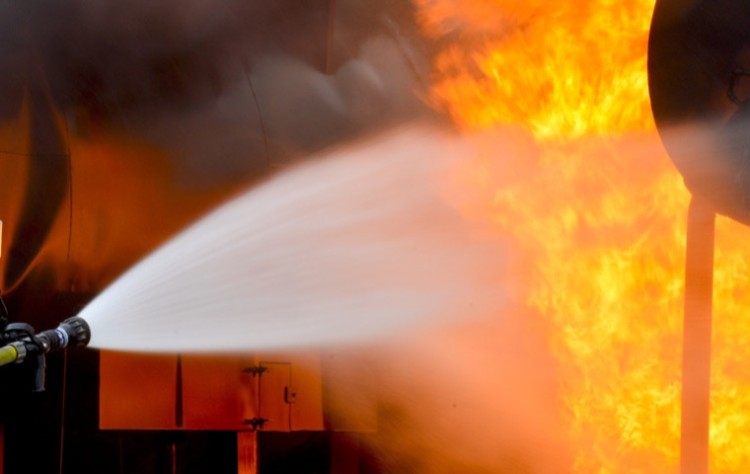 Zeer grote brand in Poederoijen - update -