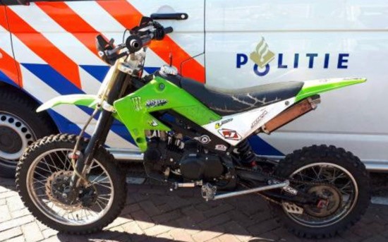 Politie bekeurt vier crossers