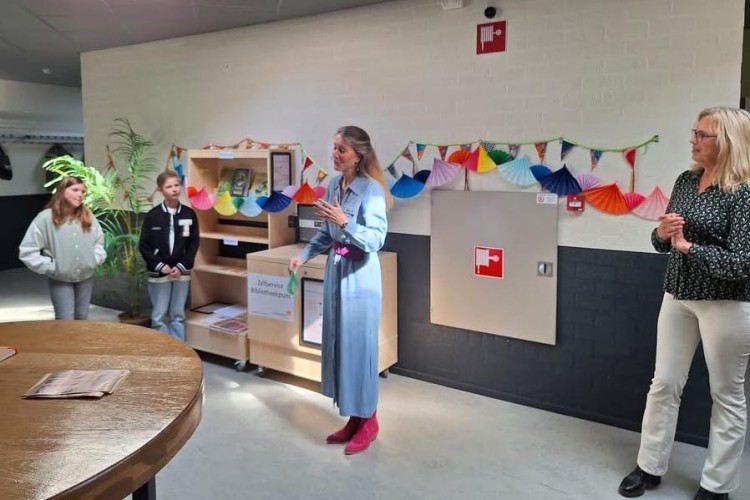 Zelfservice punt Bibliotheek Rivierenland officieel geopend