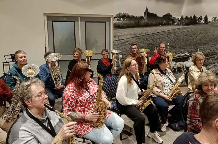 Nieuw Talent Orkest Bommelerwaard enthousiast van start
