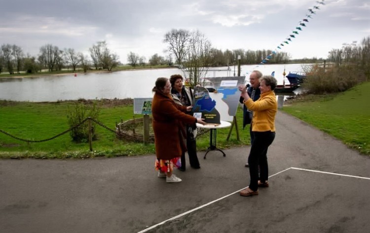 Officiële ingebruikname voet-fietsveer een feestelijk feit
