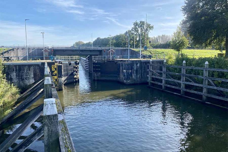 Wilhelminasluis ‘slechts’ een maand gestremd