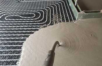 Houten vloer verwijderen en isoleren met schuimbeton: een duurzame oplossing voor uw woning
