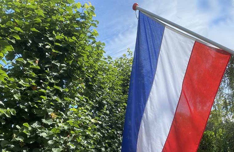 Provincie gaat protestvlaggen weghalen